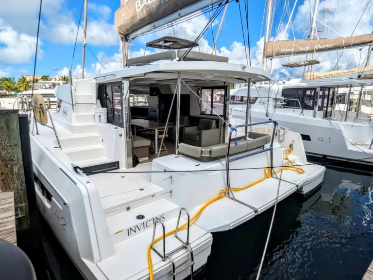 Rent a Bali Bali 4.2 Nassau