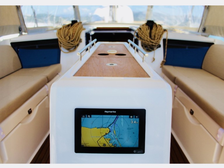 Sailboat rental in Lefkáda - Dufour Dufour 390