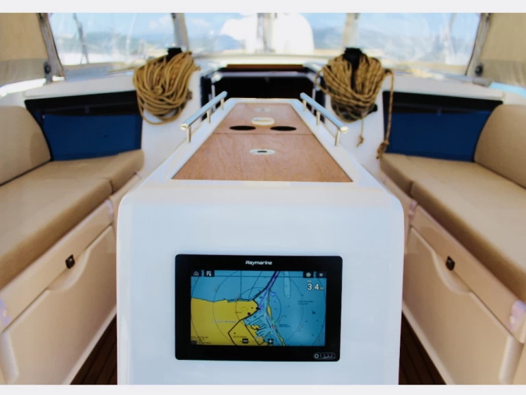 Sailboat rental in Lefkáda - Dufour Dufour 390