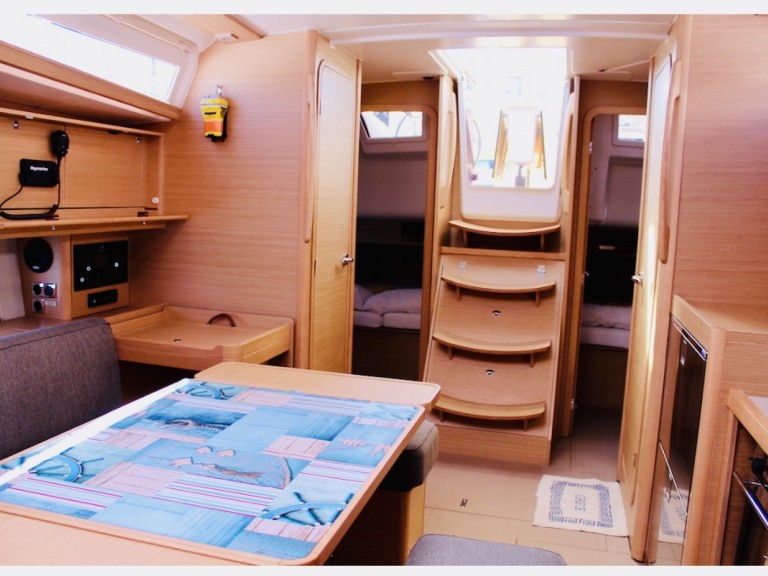 Boat rental Dufour Dufour 390 in Lefkáda on Samboat