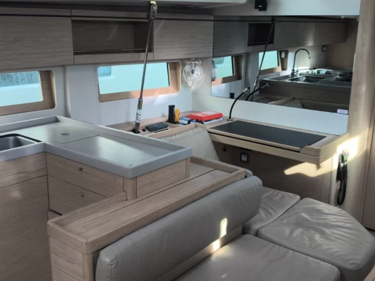 Bareboat Rental Sailboat Bénéteau with a boat licence