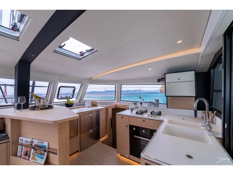 Yacht charter Palma de Mallorca cheap Nautitech 44 Open[G]