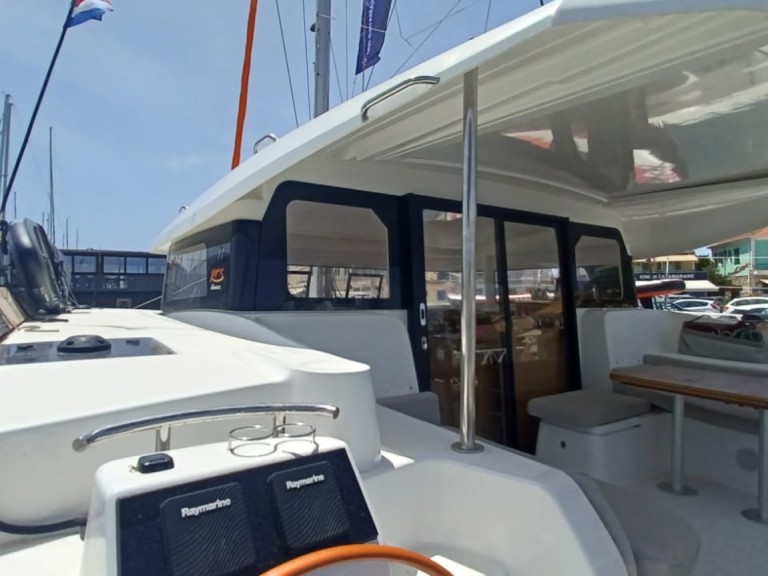 Rent a Excess Excess 11 Lygia