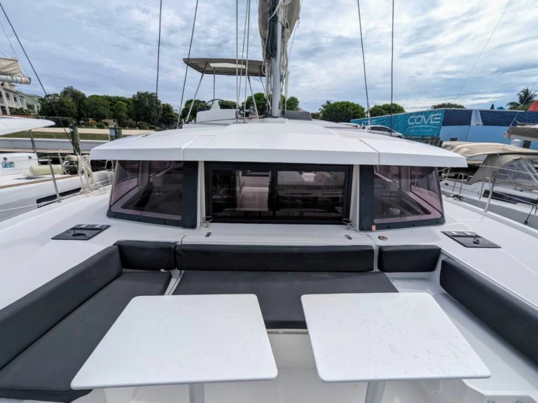 Catamaran for rent Nassau at the best price