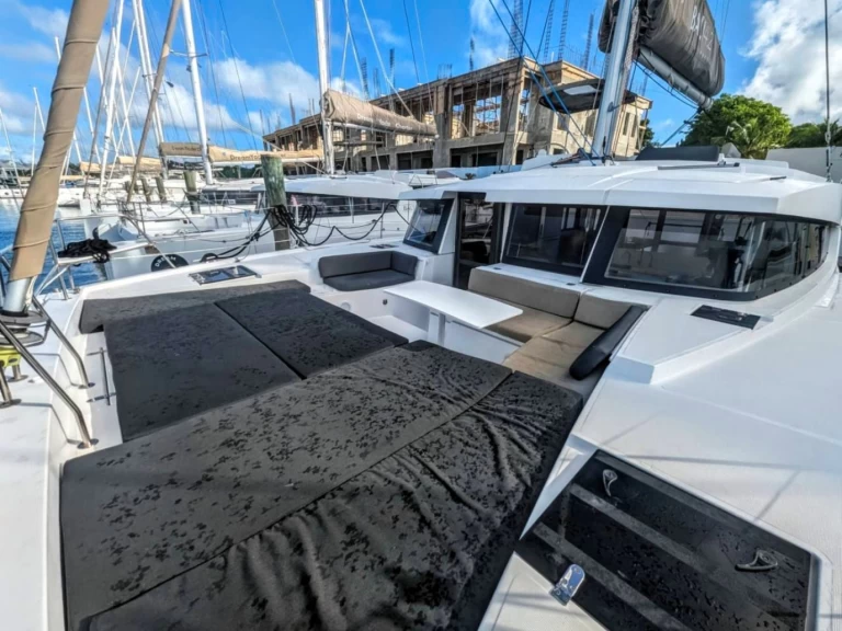 Rent a Bali Bali 4.2 Nassau