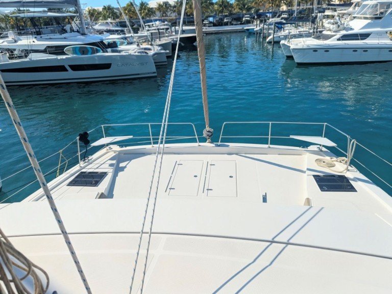 Catamaran for rent Nassau at the best price