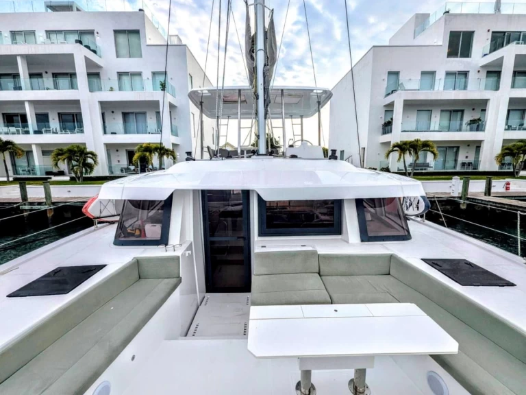 Bali Bali 4.6 in Nassau on SamBoat