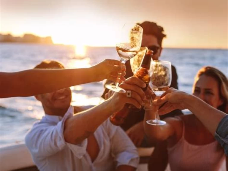 Bareboat Rental Motorboat Jeanneau with a boat licence