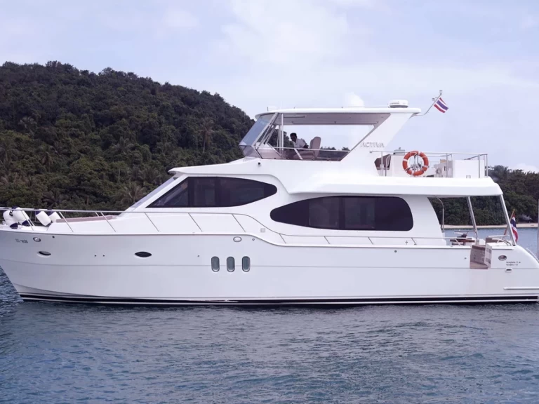 Bareboat Rental Luxury Yacht Jawsss with a boat licence