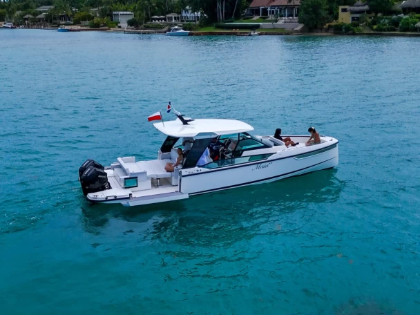 Boat rental Saxdor Saxdor 320 GTO in Casa de Campo Marina on Samboat