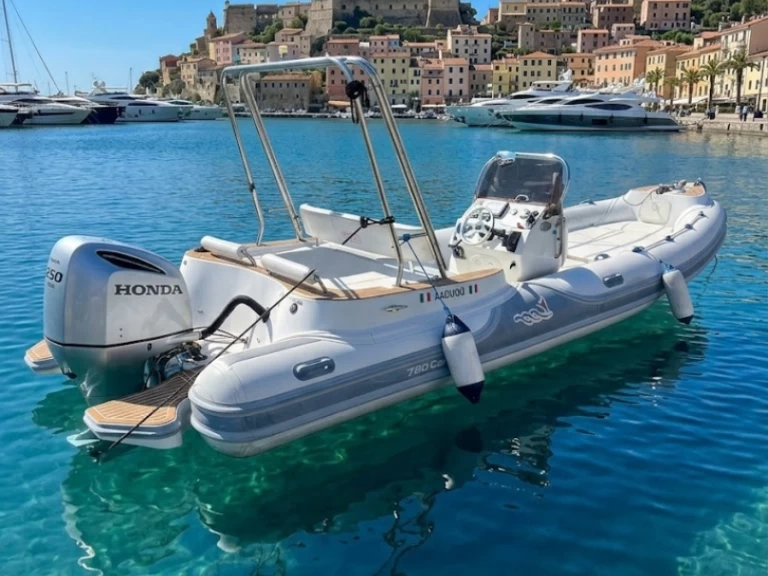 MV Marine 780 in Porto Santo Stefano on SamBoat