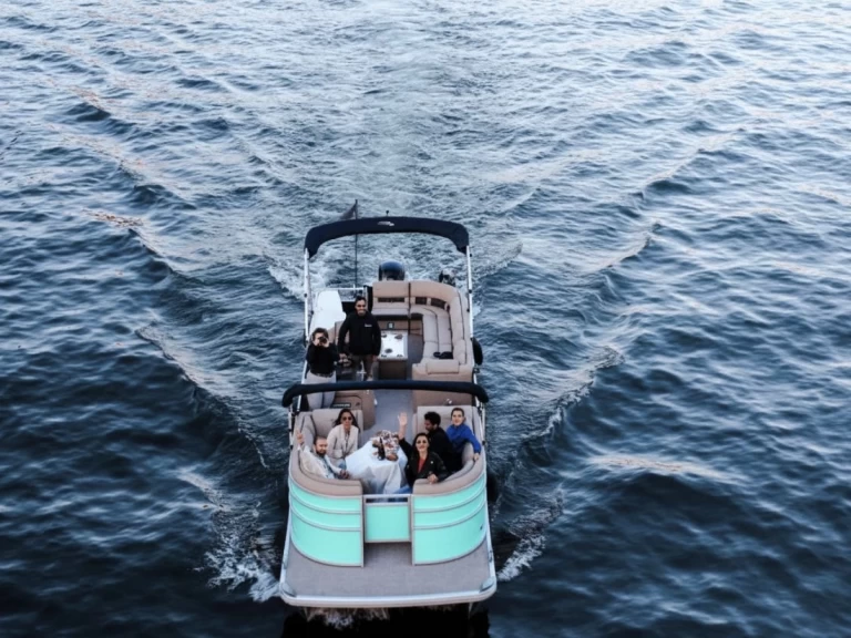 Motorboat rental with or without captain Croisière privée Paris