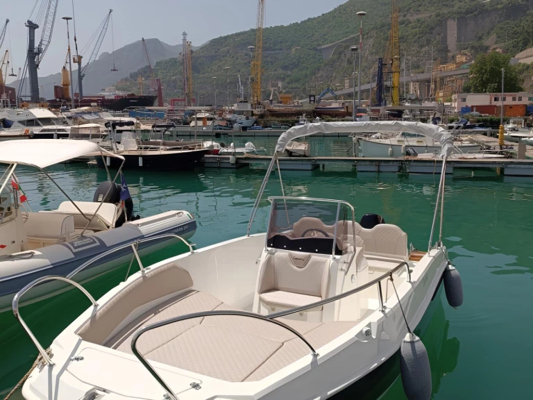 Motorboat for rent Salerno at the best price