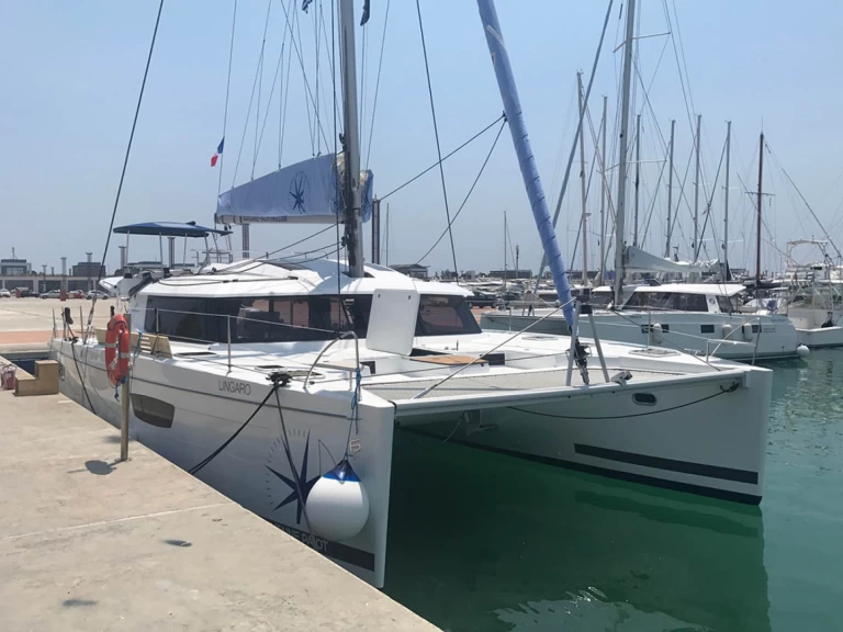 Fountaine Pajot Saba 50 in Alimos on SamBoat