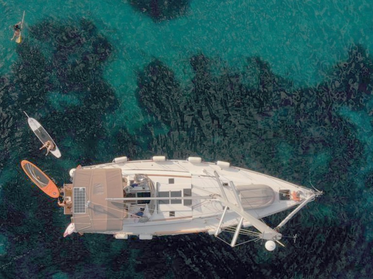 Jeanneau Sun Odyssey 519 in Néa Péramos on SamBoat