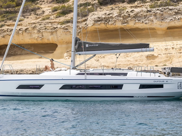 Sailboat for rent Procida at the best price