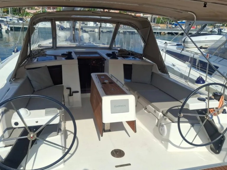 Sailboat for rent Cagliari at the best price