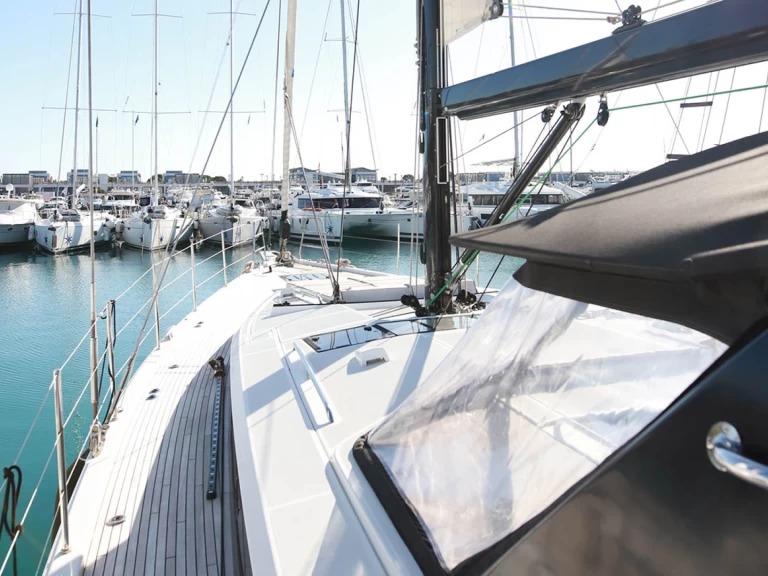 Boat rental Jeanneau Jeanneau 60 in Alimos on Samboat