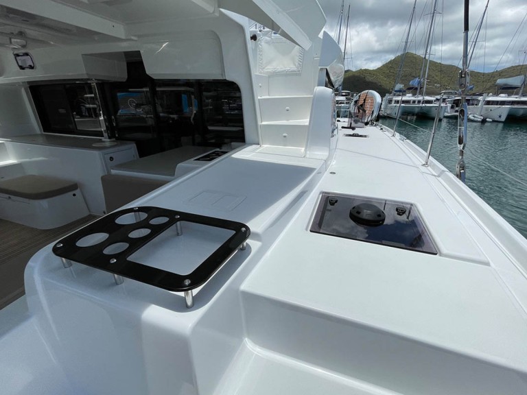 Rent a Lagoon Lagoon 46 Alimos