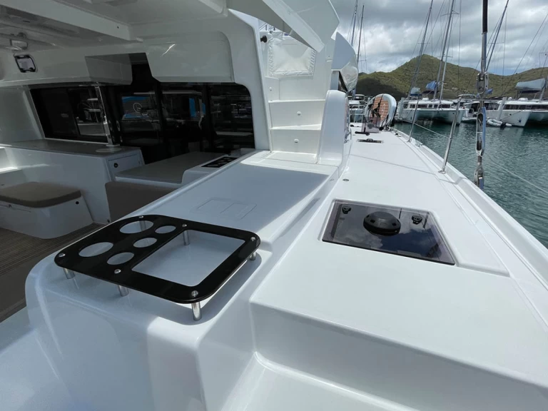 Rent a Lagoon Lagoon 46 Alimos