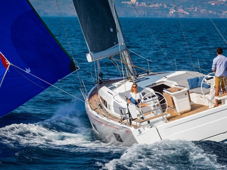 Boat rental Bénéteau Oceanis 46.1 in Alimos on Samboat
