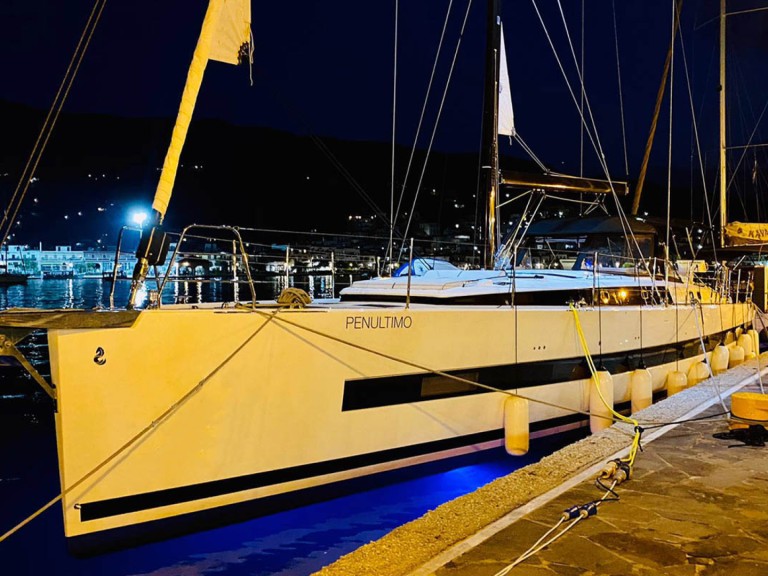 Yacht charter Alimos cheap Oceanis Yacht 62