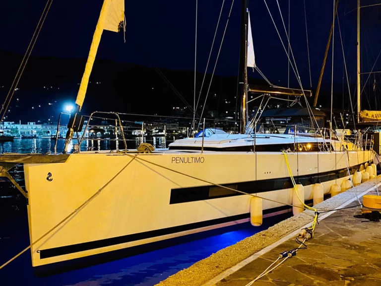 Yacht charter Alimos cheap Oceanis Yacht 62