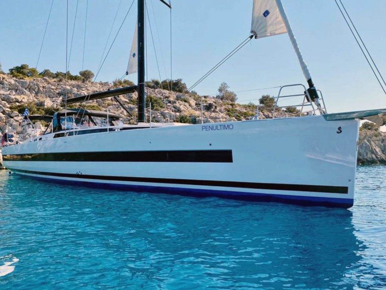 Sailboat rental in Alimos - Bénéteau Oceanis Yacht 62