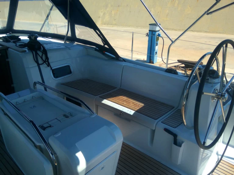 Rent a Jeanneau Sun Odyssey 519 Alimos