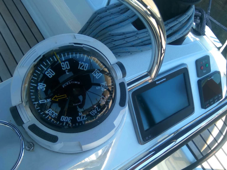 Yacht charter Alimos cheap Sun Odyssey 519