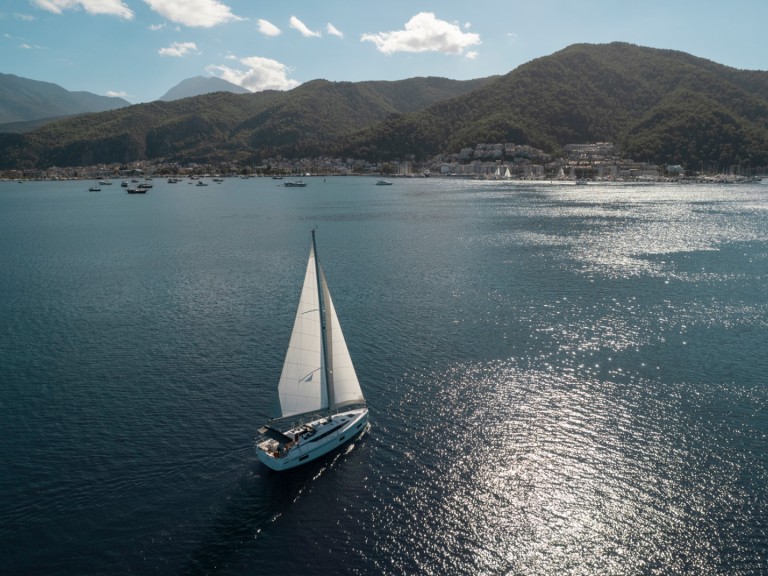 Sailboat rental in Fethiye - Bavaria Bavaria C38