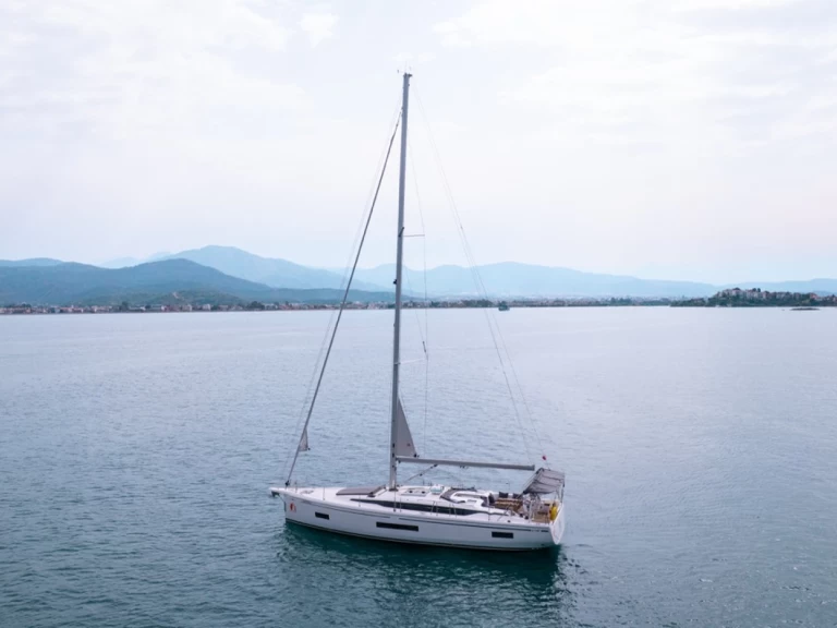 Bareboat Rental Sailboat Bavaria with a boat licence