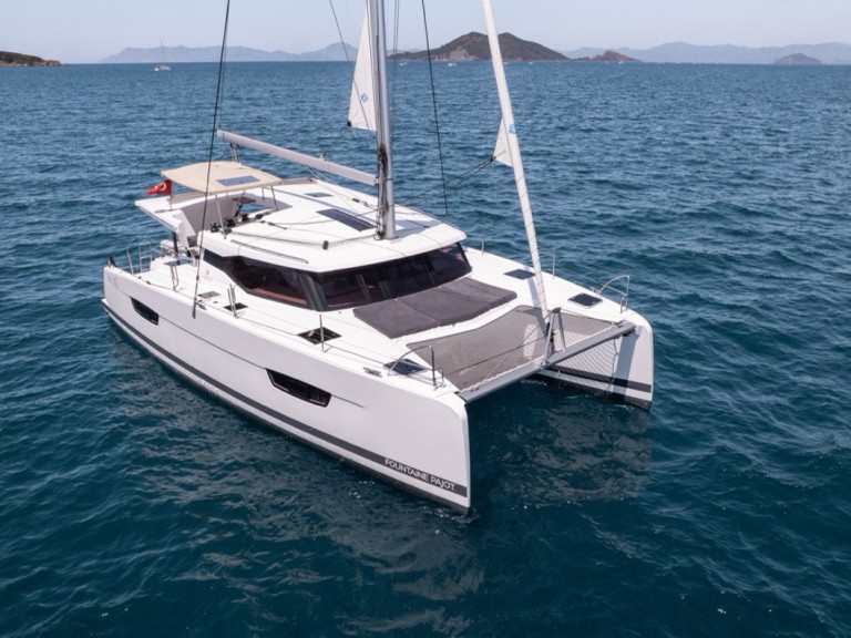 Boat rental Fountaine Pajot Isla 40 in Fethiye on Samboat