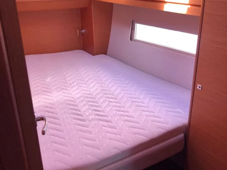 Rent a Dufour Dufour 470 Cagliari