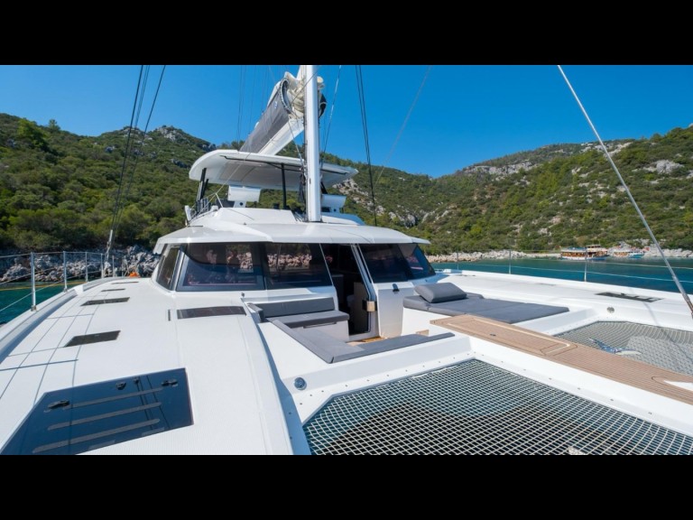 Rent a Fountaine Pajot Fountaine Pajot Alegria 67 - 5 + 2 cab. Bodrum