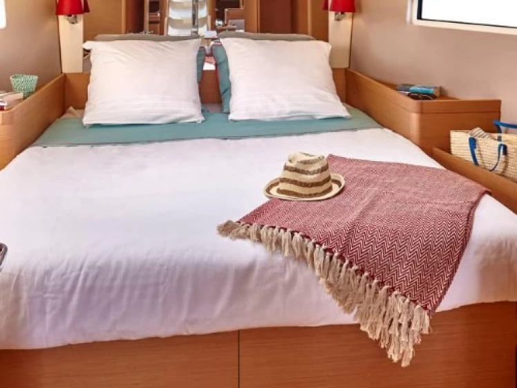 Bareboat Rental Sailboat Jeanneau with a boat licence