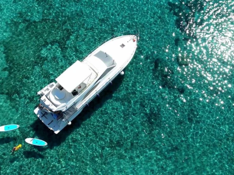 Yacht charter Tourlos cheap 53 FlyBridge 