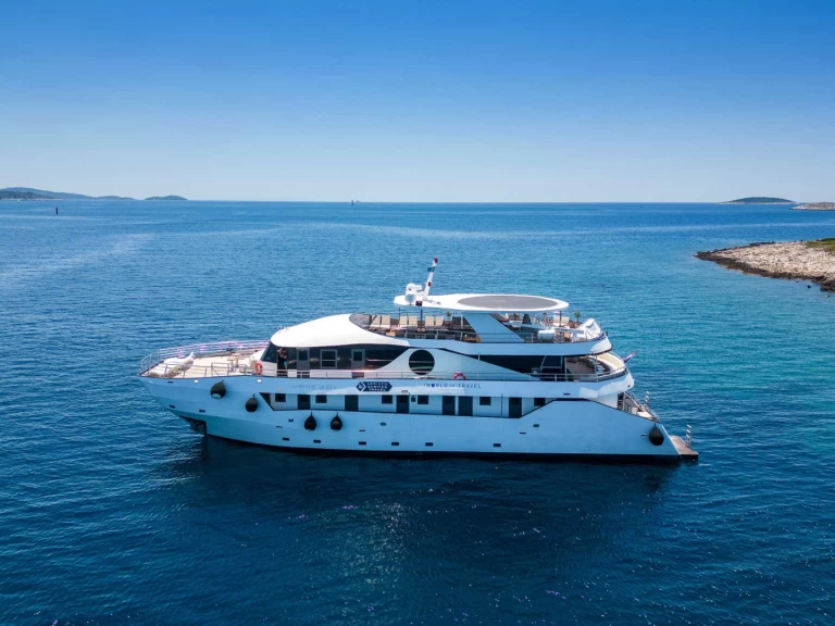 Luxury Yacht rental with or without captain  Primošten