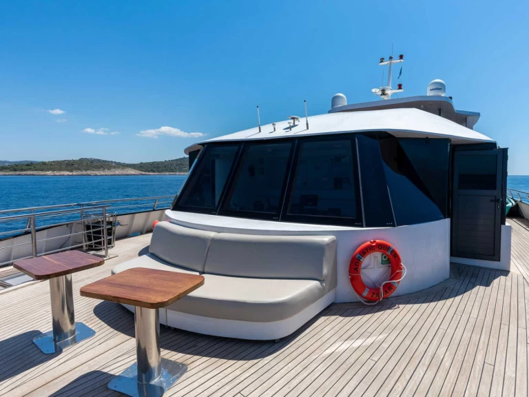 Luxury Yacht for rent Primošten at the best price