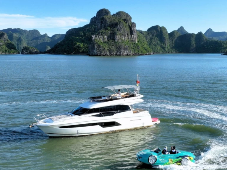 Rent a Prestige Prestige 520 Fly Hạ Long