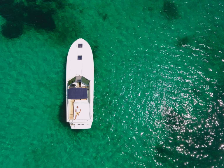 Boat rental Itama Itama 38 in Porto Rotondo on Samboat