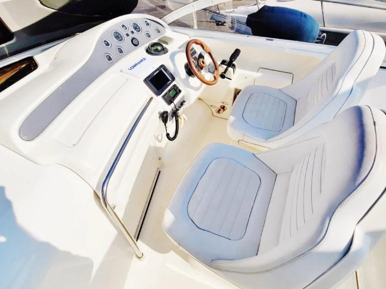 Bareboat Rental Motorboat Gobbi with a boat licence