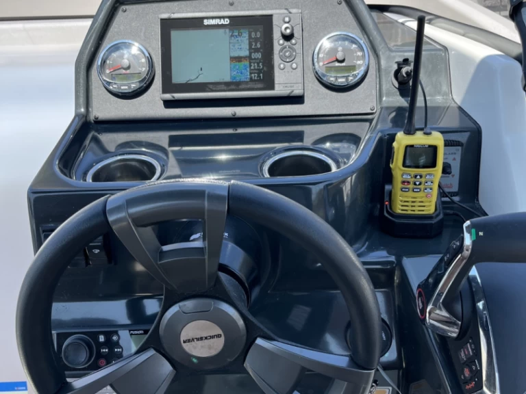 Rent a Quicksilver Activ 675 Open Arzon