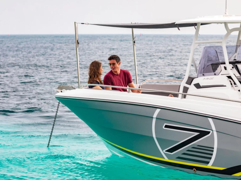 Yacht charter La Spezia cheap Cap Camarat 7.5 CC