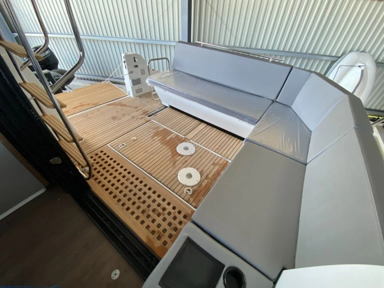 Boat rental Bénéteau ANTARES 11 OB FLY in Ajaccio on Samboat