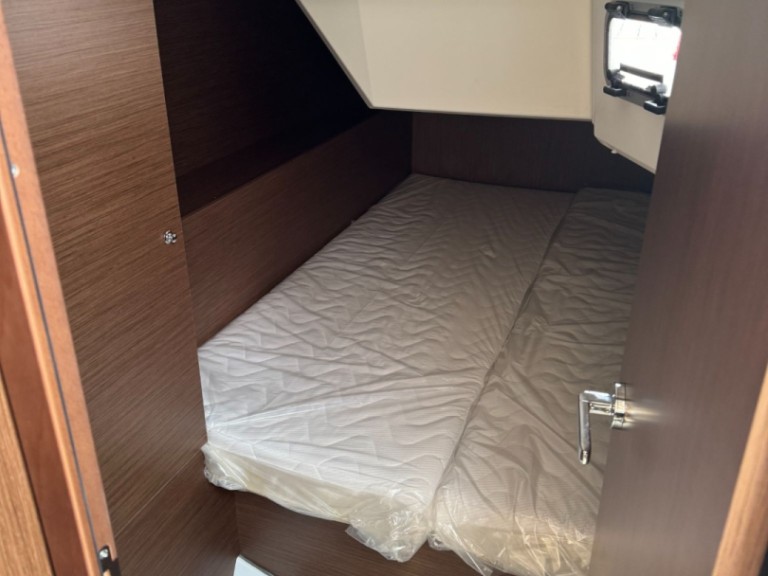 Sailboat rental in Ajaccio - Bénéteau OCEANIS 37.1 OCEANIS 37.1