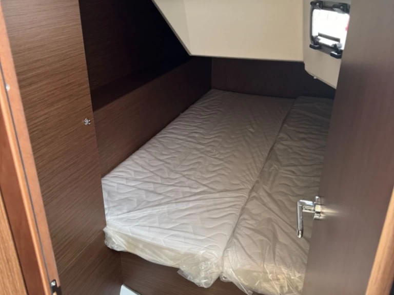 Sailboat rental in Ajaccio - Bénéteau OCEANIS 37.1 OCEANIS 37.1