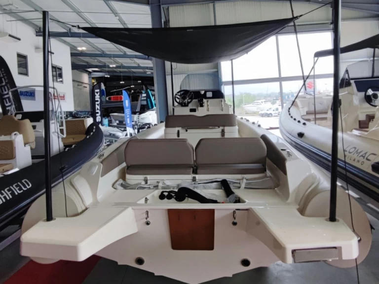 Bareboat Rental RIB Lomac with a boat licence