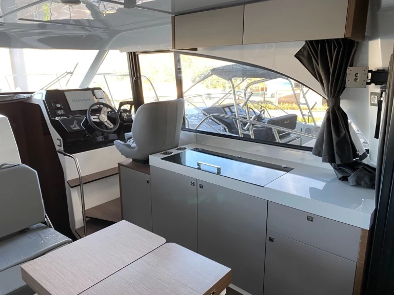 Boat rental Bénéteau ANTARES 11 OB FLY in Ajaccio on Samboat