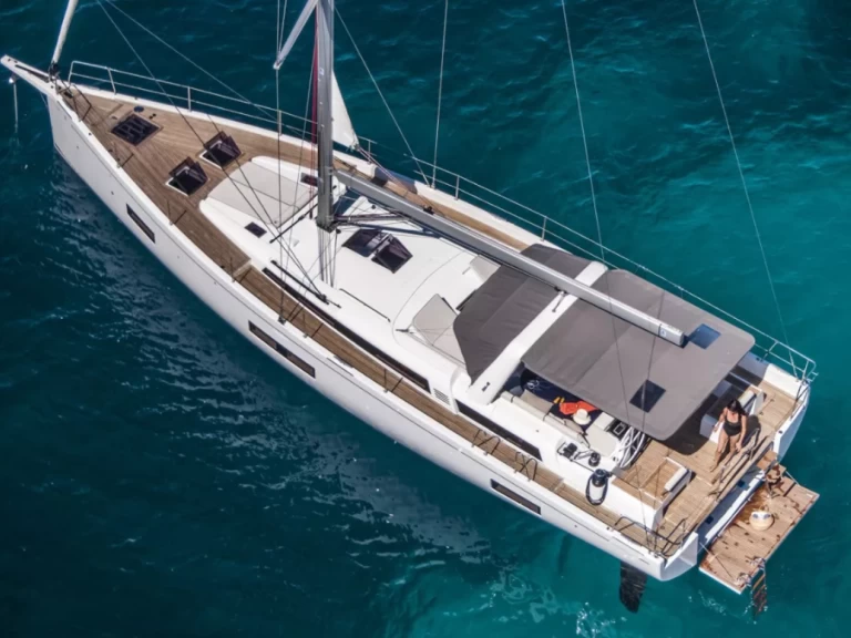 Rent a Bénéteau Oceanis 54 Sant Antoni de Portmany